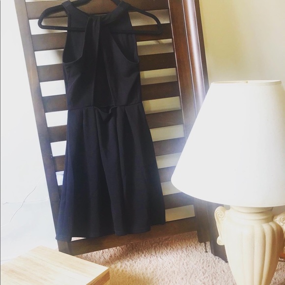 Black backless dress! - Picture 2 of 4